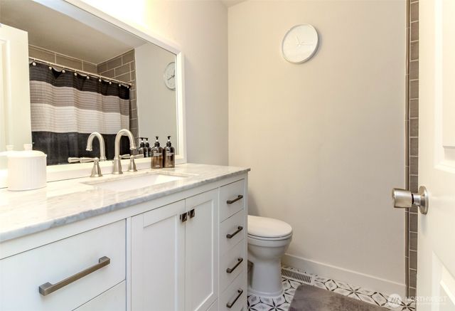 33227 39th Avenue SW, Federal Way, WA 98023