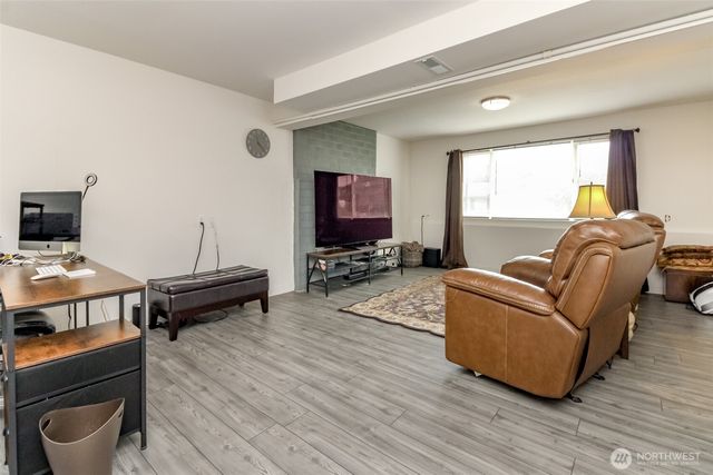 33227 39th Avenue SW, Federal Way, WA 98023