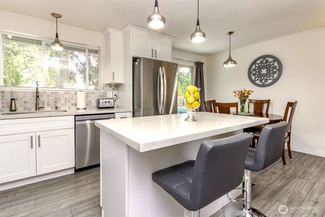 33227 39th Avenue SW, Federal Way, WA 98023