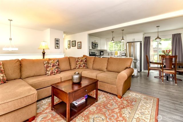 33227 39th Avenue SW, Federal Way, WA 98023