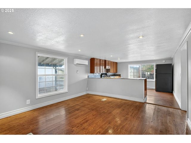 681 Sw CONCORD Way, Beaverton, OR 97006