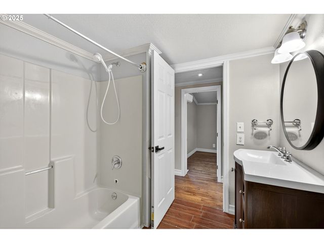 681 Sw CONCORD Way, Beaverton, OR 97006