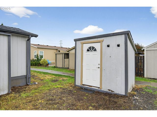 681 Sw CONCORD Way, Beaverton, OR 97006