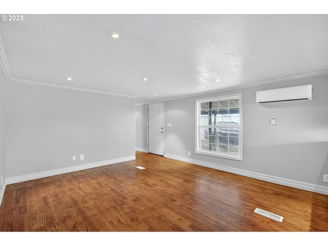 681 Sw CONCORD Way, Beaverton, OR 97006