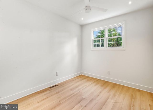 1015 MERRYMOUNT AVE S, Blackwood, NJ 08012