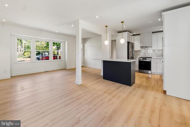 1015 MERRYMOUNT AVE S, Blackwood, NJ 08012