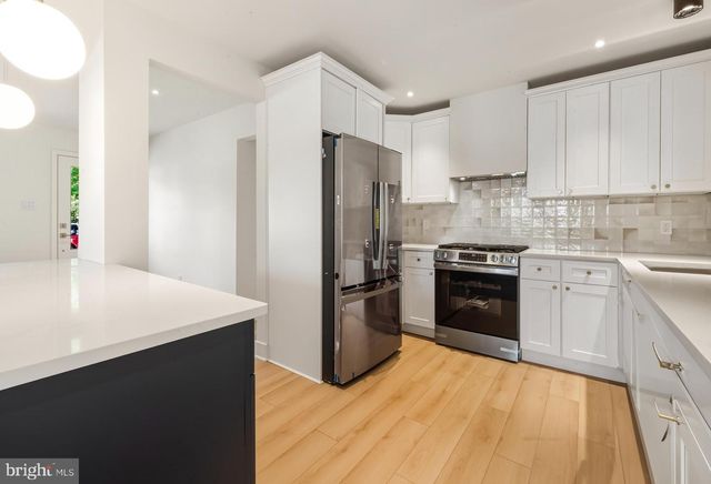 1015 MERRYMOUNT AVE S, Blackwood, NJ 08012