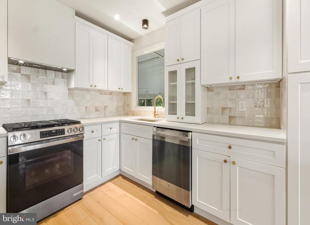 1015 MERRYMOUNT AVE S, Blackwood, NJ 08012