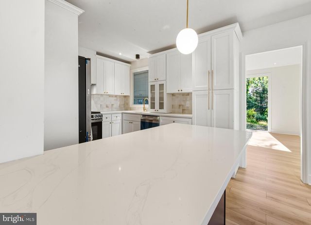 1015 MERRYMOUNT AVE S, Blackwood, NJ 08012