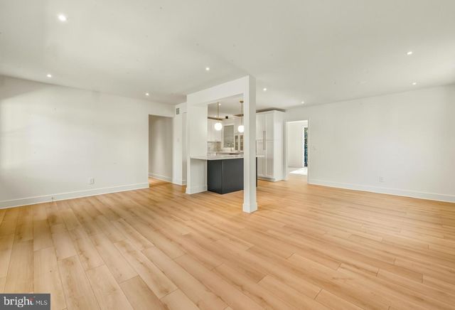 1015 MERRYMOUNT AVE S, Blackwood, NJ 08012