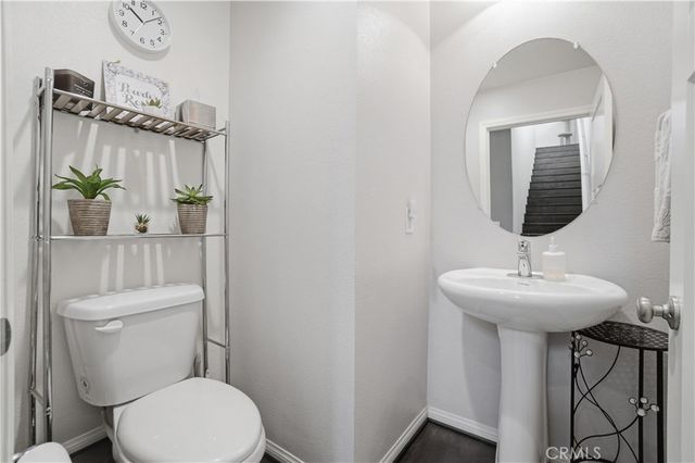 20040 Dampa Lane, Winnetka, CA 91306