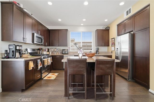 20040 Dampa Lane, Winnetka, CA 91306