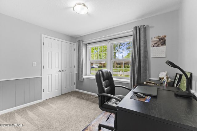 120 Barnsbury Drive, Lima, OH 45804