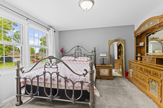 120 Barnsbury Drive, Lima, OH 45804