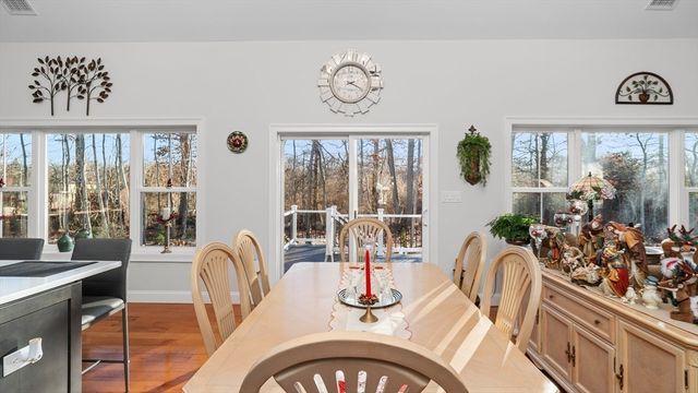46 Magnolia Dr, Swansea, MA 02777
