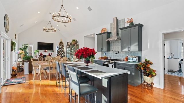 46 Magnolia Dr, Swansea, MA 02777