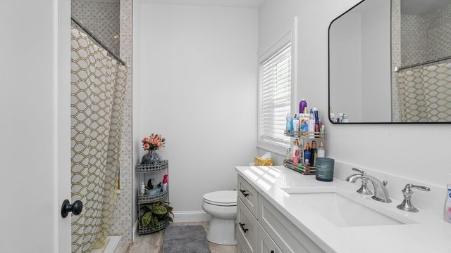 46 Magnolia Dr, Swansea, MA 02777