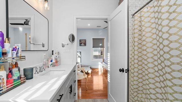 46 Magnolia Dr, Swansea, MA 02777