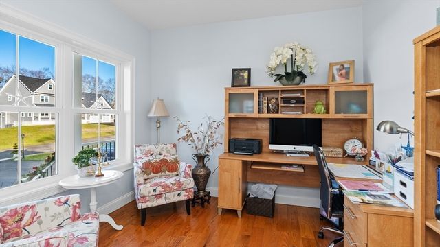 46 Magnolia Dr, Swansea, MA 02777