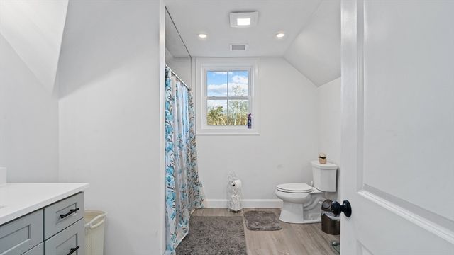 46 Magnolia Dr, Swansea, MA 02777