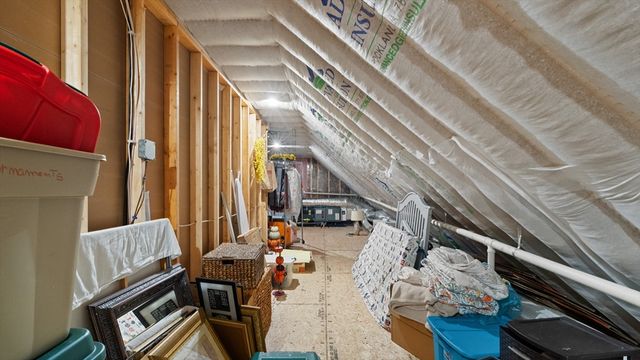 46 Magnolia Dr, Swansea, MA 02777