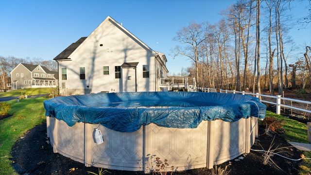 46 Magnolia Dr, Swansea, MA 02777