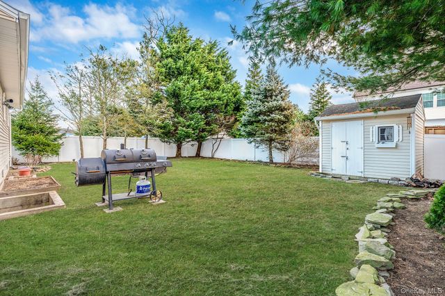 792 Frankford Road, West Babylon, NY 11704