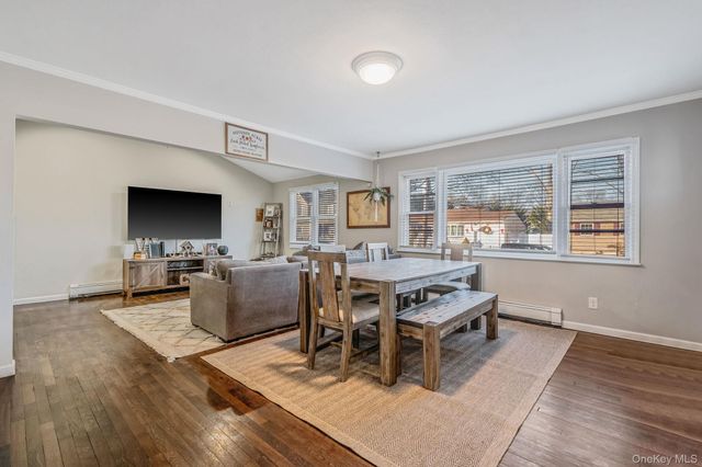 792 Frankford Road, West Babylon, NY 11704