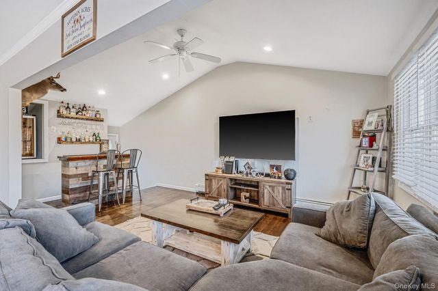 792 Frankford Road, West Babylon, NY 11704