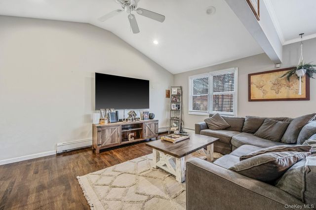 792 Frankford Road, West Babylon, NY 11704