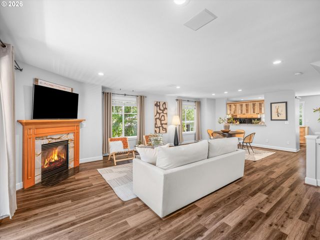 4528 LOWER Dr, Lake Oswego, OR 97035