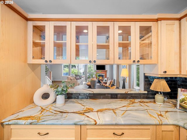 4528 LOWER Dr, Lake Oswego, OR 97035