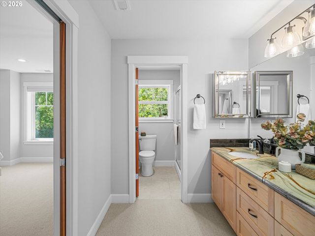 4528 LOWER Dr, Lake Oswego, OR 97035