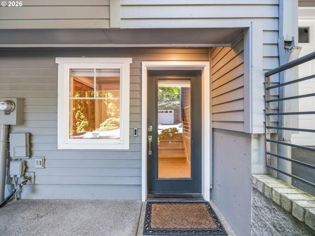 4528 LOWER Dr, Lake Oswego, OR 97035