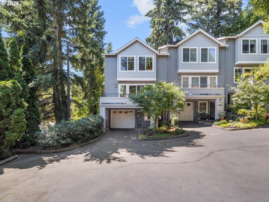 4528 LOWER Dr, Lake Oswego, OR 97035