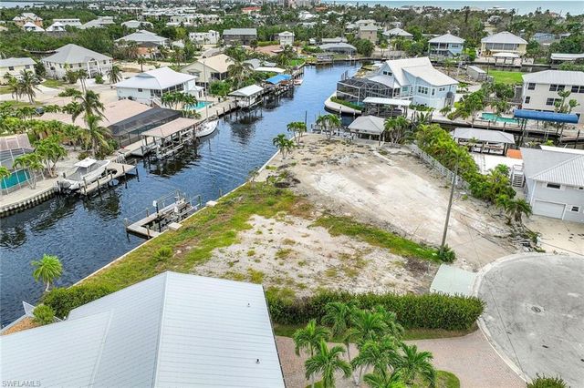 20 Avenida Carita, Fort Myers Beach, FL 33931