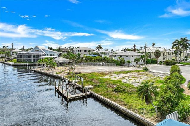 20 Avenida Carita, Fort Myers Beach, FL 33931