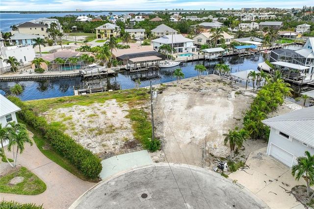20 Avenida Carita, Fort Myers Beach, FL 33931