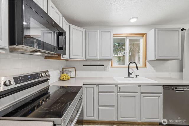 22250 NE Sea Vista, Poulsbo, WA 98370