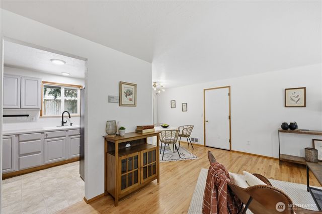 22250 NE Sea Vista, Poulsbo, WA 98370