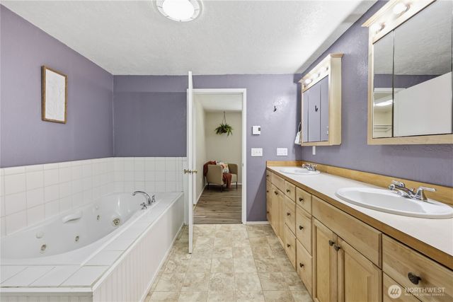 22250 NE Sea Vista, Poulsbo, WA 98370