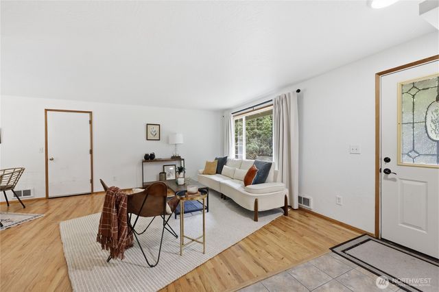 22250 NE Sea Vista, Poulsbo, WA 98370