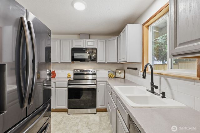 22250 NE Sea Vista, Poulsbo, WA 98370
