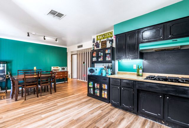 613 Jane Street NE, Albuquerque, NM 87123