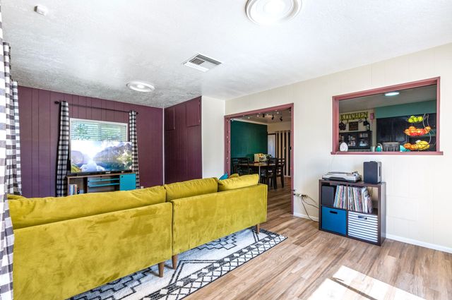 613 Jane Street NE, Albuquerque, NM 87123