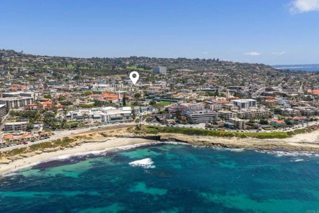 7575 Eads Avenue 206, La Jolla, CA 92037