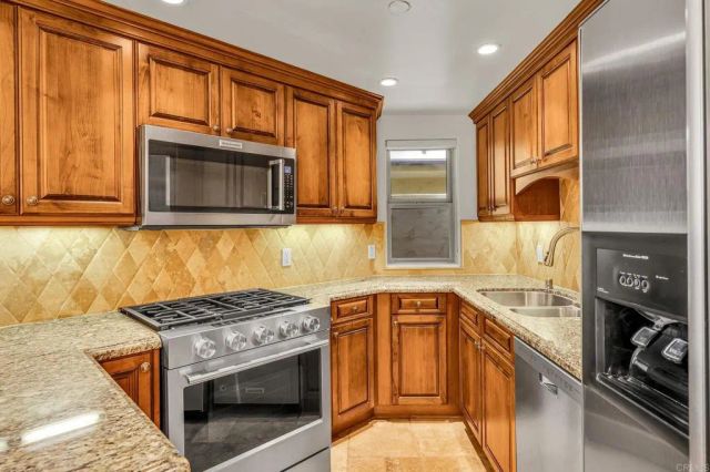 7575 Eads Avenue 206, La Jolla, CA 92037