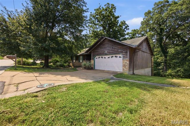 2553 Tricia Lane, High Ridge, MO 63049
