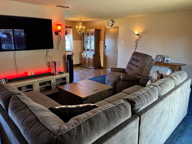 9852 Margaret Ct, Delhi, CA 95315