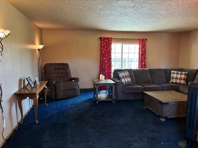 9852 Margaret Ct, Delhi, CA 95315